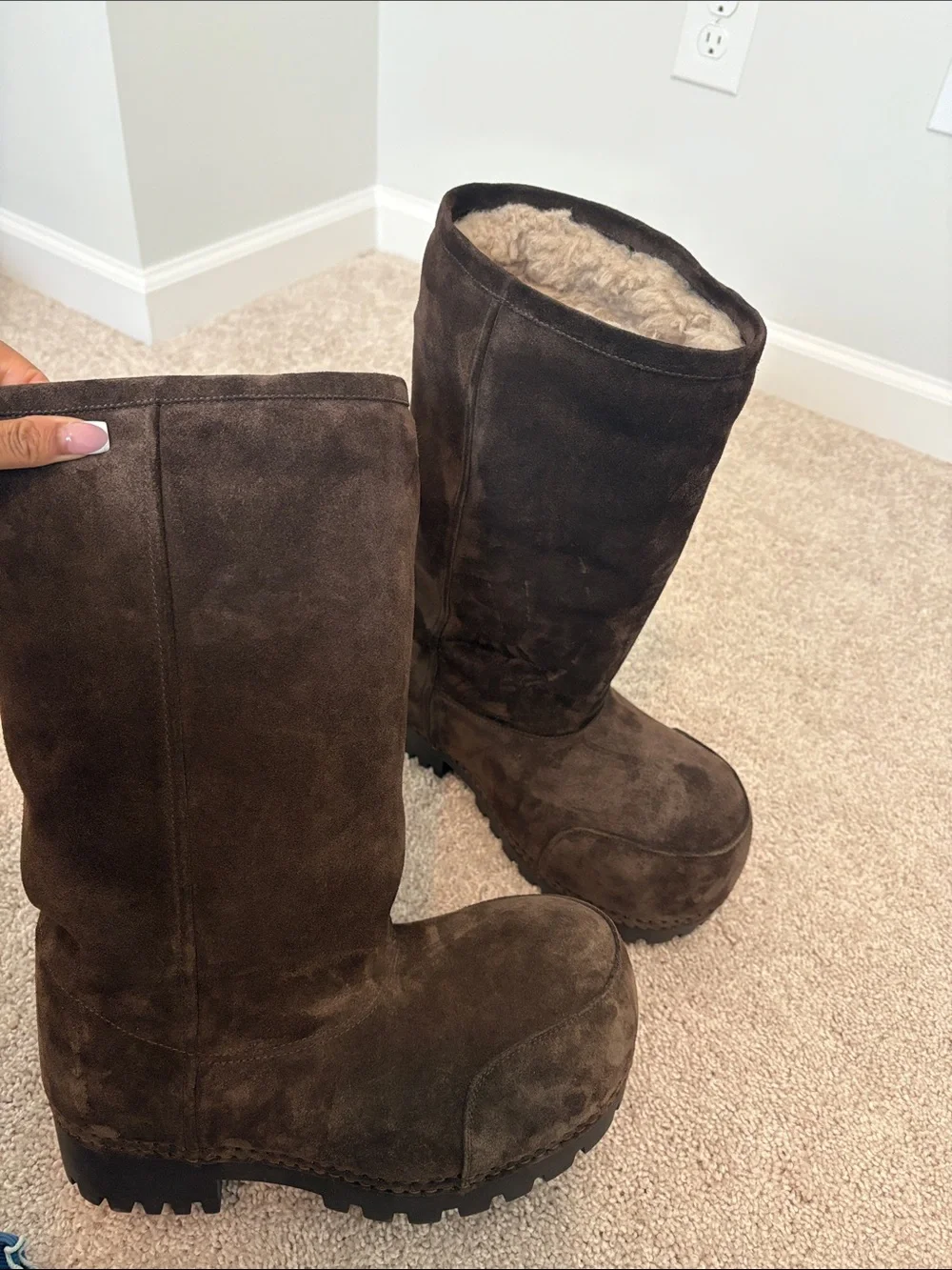 Balenciaga Alaska Fur High Boots Brown - Picture 4 of 4